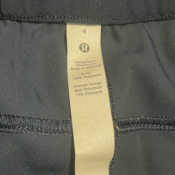 Lulu lemon - On the Fly 7/8 Pant Woven - Picture 7 of 7